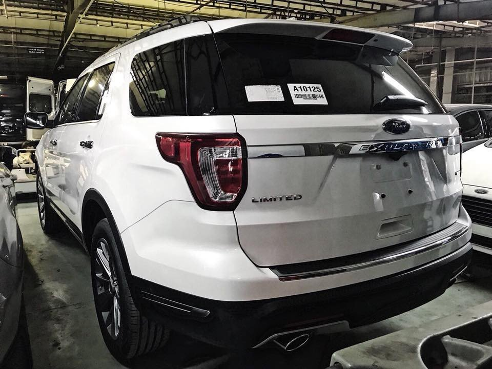 Đuôi xe Ford Explorer Đuôi xe Ford Explorer