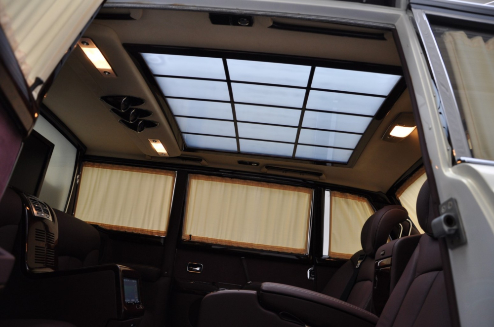 Cửa sổ trời toàn cảnh của Mercedes-Benz 600 Pullman Cửa sổ trời toàn cảnh của Mercedes-Benz 600 Pullman