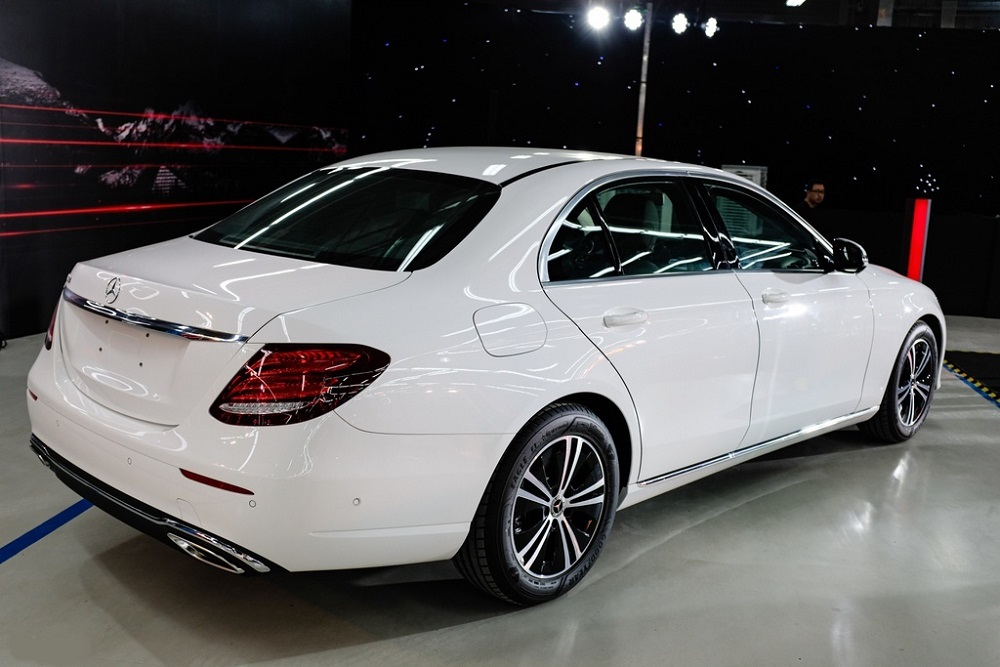Đuôi xe Mercedes-Benz E 180 2020 Đuôi xe Mercedes-Benz E 180 2020
