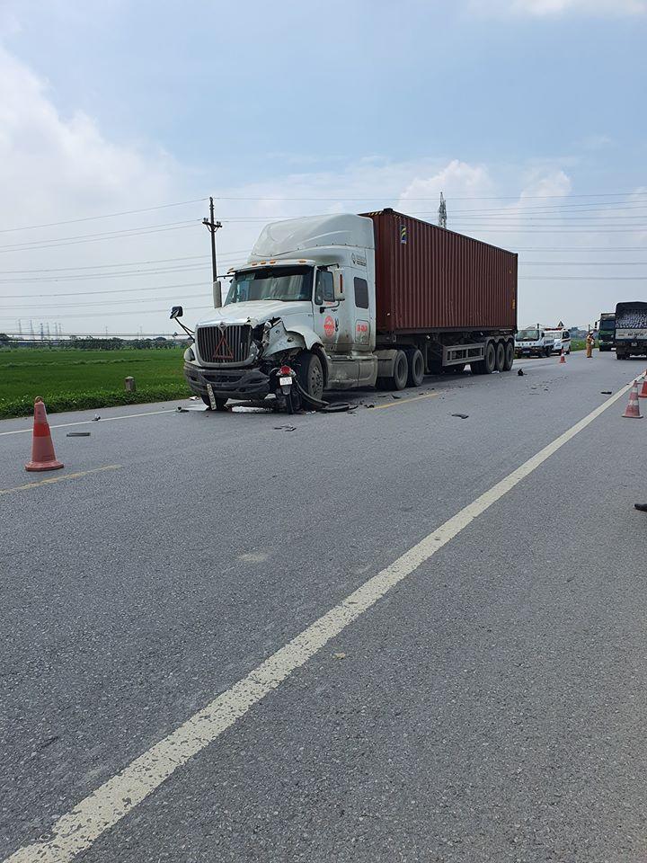 Hiện trường vụ tai nạn trên quốc lộ 38 Hiện trường vụ tai nạn trên quốc lộ 38