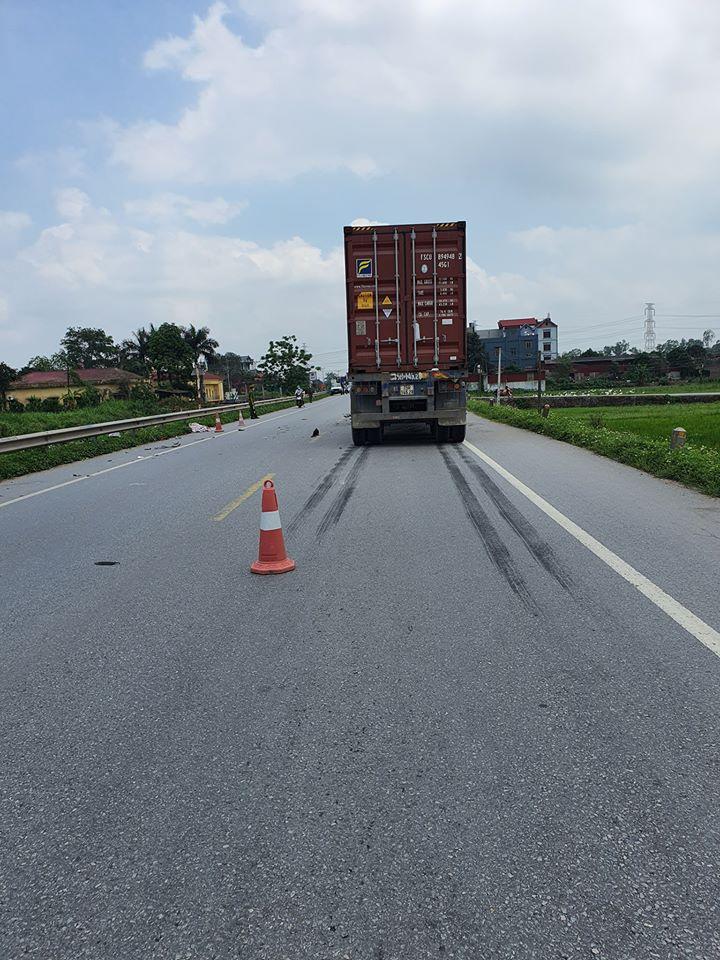 Hiện trường vụ tai nạn trên quốc lộ 38 Hiện trường vụ tai nạn trên quốc lộ 38