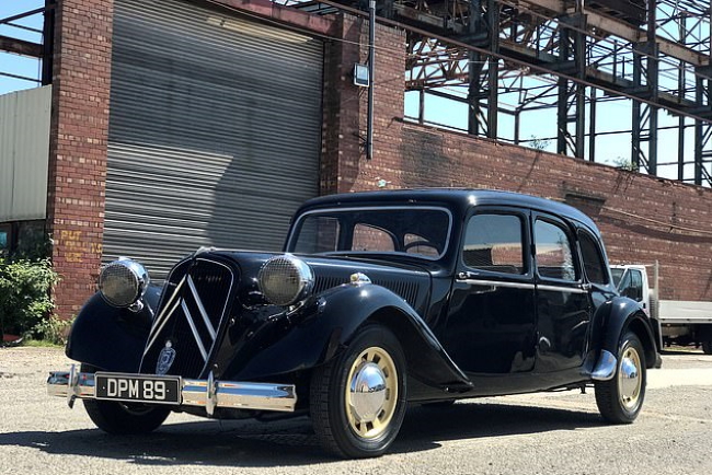 Citroen Traction Avant 1939 là một mẫu xe sang cực hiếm, chỉ có 213 chiếc từng được chế tạo trong lịch sử Citroen Traction Avant 1939 là một mẫu xe sang cực hiếm, chỉ có 213 chiếc từng được chế tạo trong lịch sử
