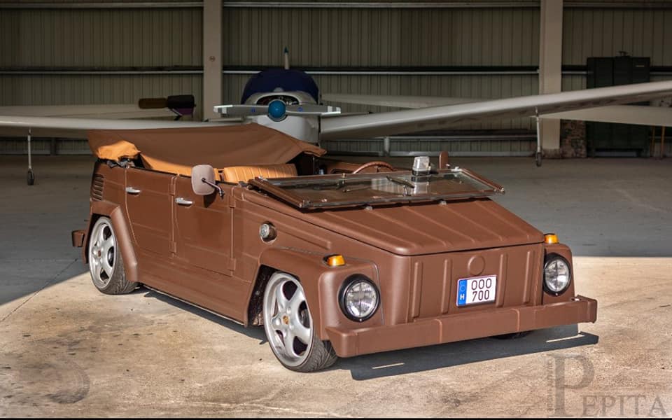 Chiếc Volkswagen Thing bọc da ngoại thất kỳ lạ của Pepita Chiếc Volkswagen Thing bọc da ngoại thất kỳ lạ của Pepita