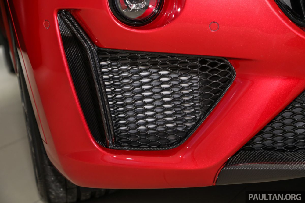 Hốc gió rất cá tính của Maserati Levante Trofeo Launch Edition chỉ có 100 chiếc được sản xuất trên toàn thế giới.