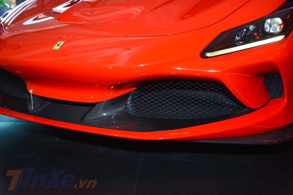 Mặt tiền của siêu xe Ferrari F8 Tributo Mặt tiền của siêu xe Ferrari F8 Tributo