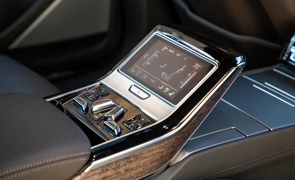 Giá xe Audi A8 Giá xe Audi A8
