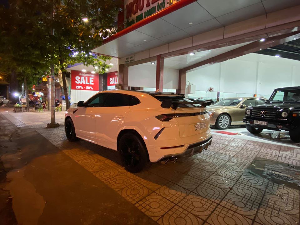 Đây chính là chiếc Lamborghini Urus đã qua sử dụng đầu tiên tại Việt Nam Đây chính là chiếc Lamborghini Urus đã qua sử dụng đầu tiên tại Việt Nam