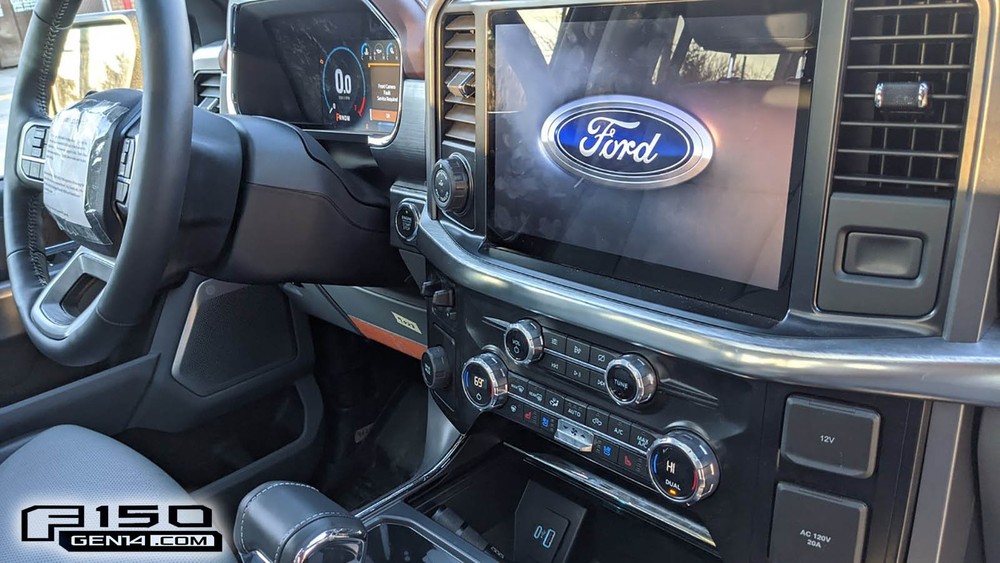 Hình ảnh rò rỉ của nội thất bên trong Ford F-150 2021 với màn hình cỡ lớn