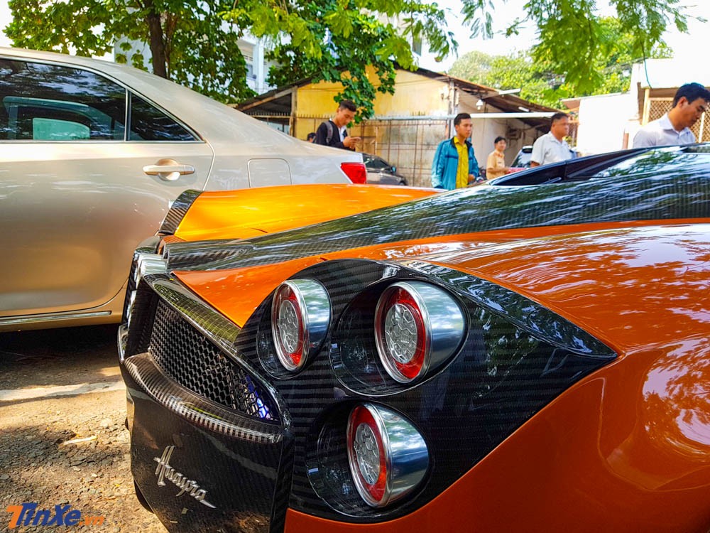 Hệ thống đèn xe của Pagani Huayra