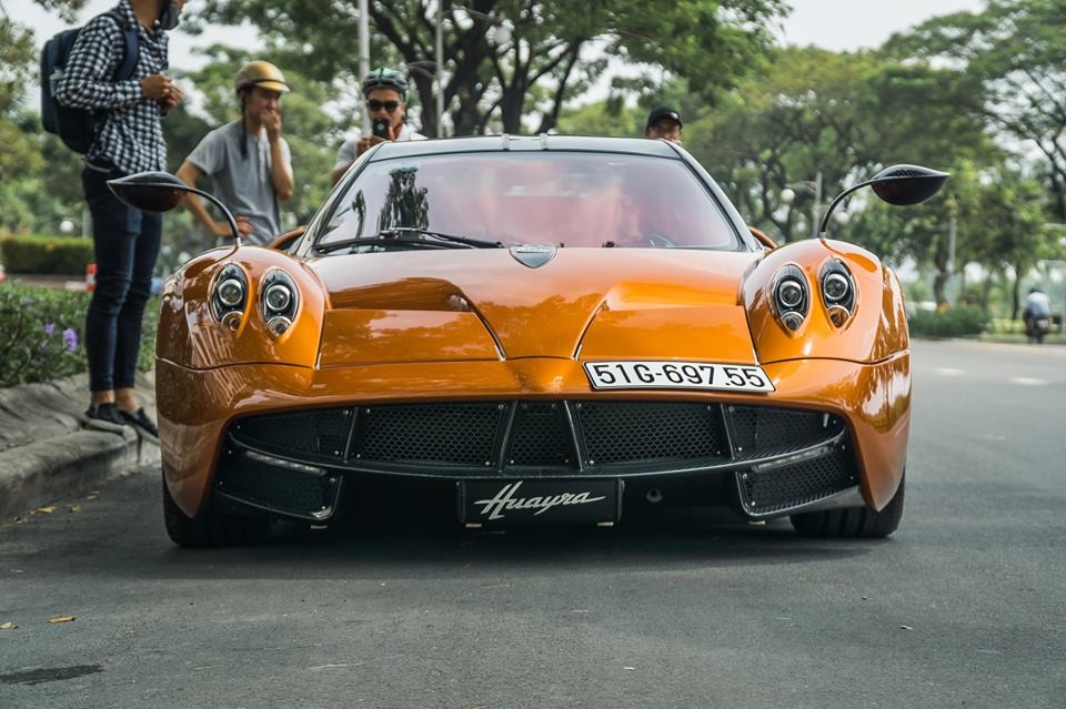 Pagani Huayra cam