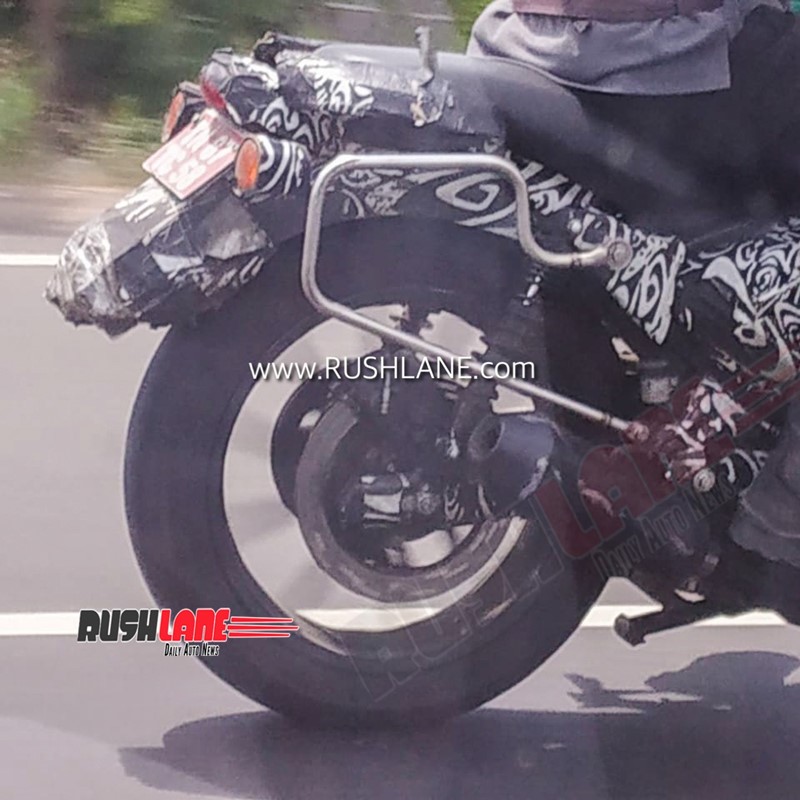 Xe được trang bị phanh đĩa trước sau, vành đúc hợp kim giống Royal Enfield Meteora 350 Xe được trang bị phanh đĩa trước sau, vành đúc hợp kim giống Royal Enfield Meteora 350