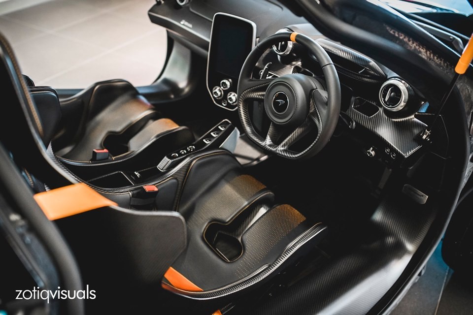 Vô lăng bên phải