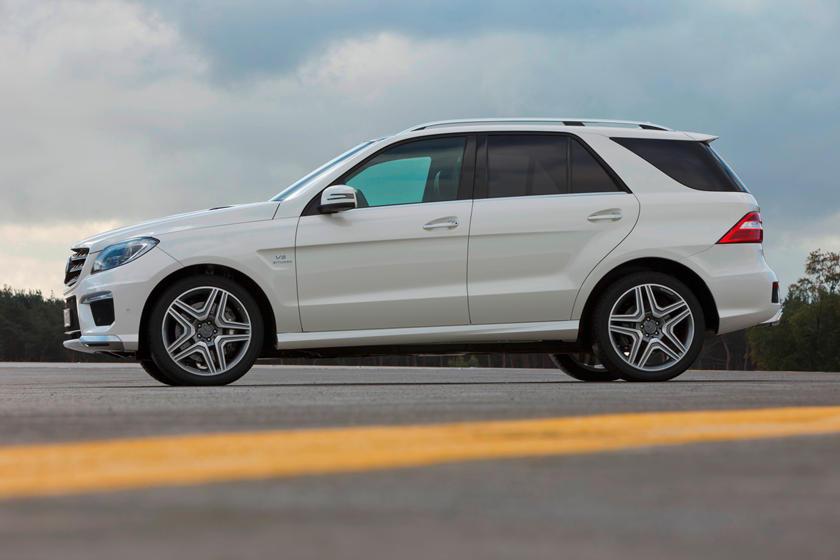 Một chủ nhân của chiếc SUV hạng sang ML350 2015 hiện đang kiện hãng Mercedes-Benz Một chủ nhân của chiếc SUV hạng sang ML350 2015 hiện đang kiện hãng Mercedes-Benz