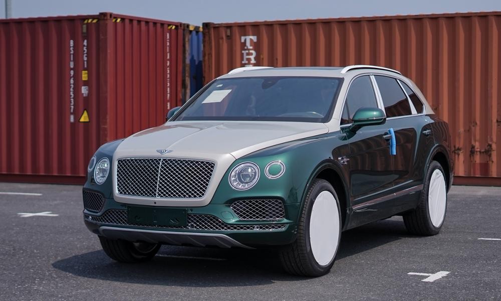 Siêu xe Bentley Bentayga V8 2021 với nội thất màu đặc biệt tại Việt Nam   Tạp chí Doanh nghiệp Việt Nam