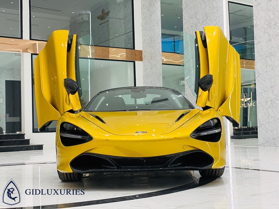 McLaren 720S Spider vàng aztec