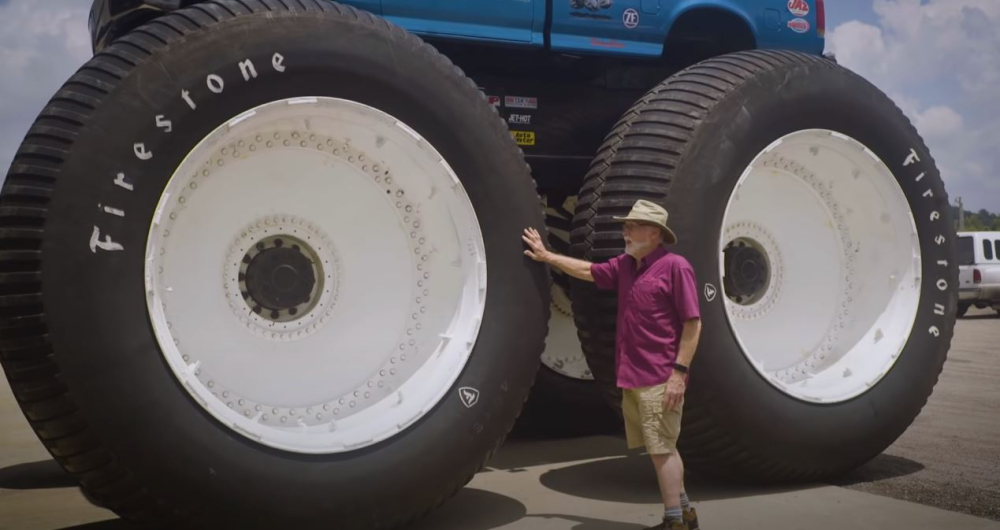 Bigfoot #5 - Chiếc xe tải quái vật cao nhất, điên dại nhất và nặng nề nhất  trên thế giới