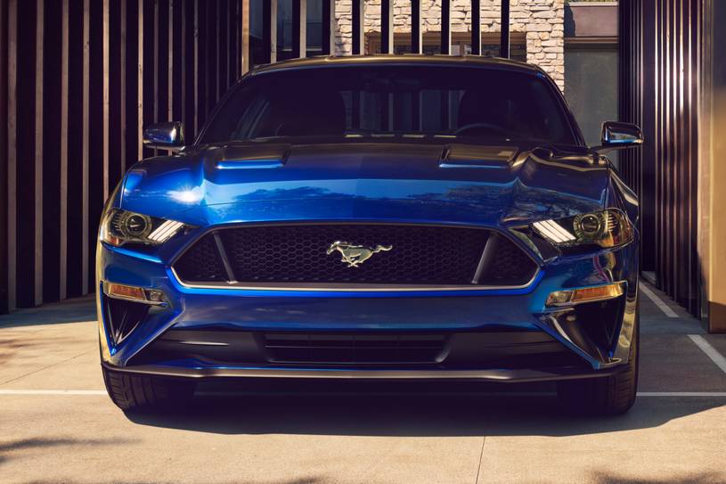Giá xe Ford Mustang