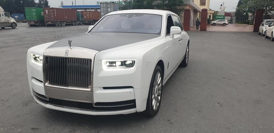 Đấu giá xe RollsRoyce Phantom Lửa Thiêng của ông Trịnh Văn Quyết Khởi  điểm 28 tỷ đồng