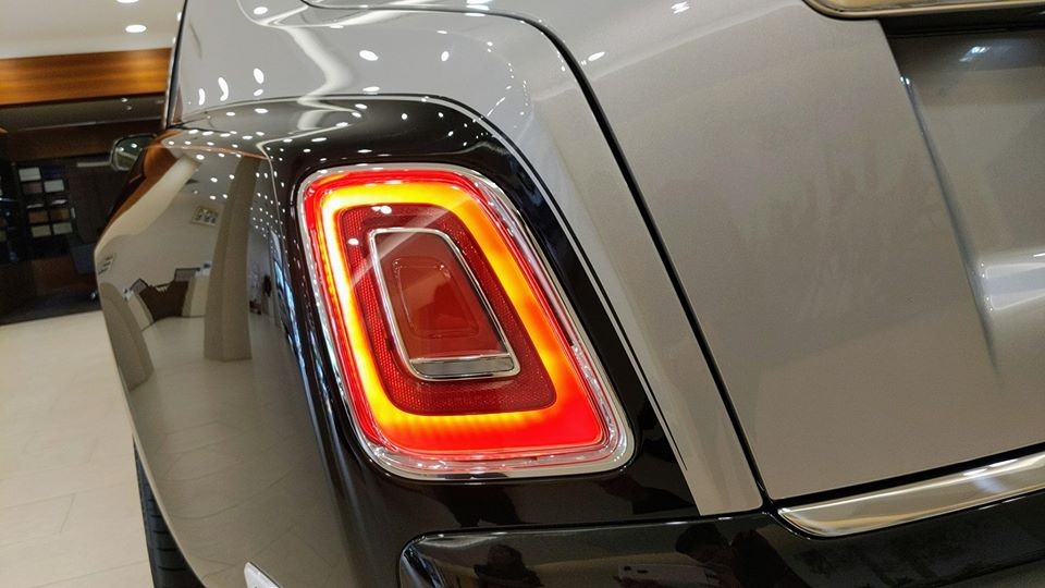Và đèn hậu của Rolls-Royce Phantom VIII Và đèn hậu của Rolls-Royce Phantom VIII
