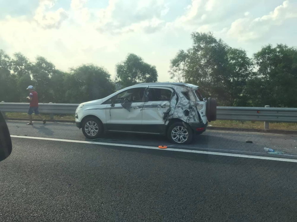 Chiếc Ford EcoSport tại hiện trường vụ tai nạn