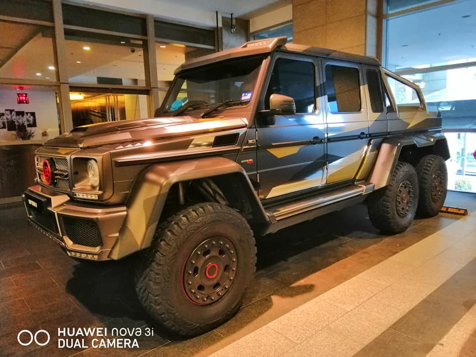 Mercedes-Benz G63 AMG 6x6 camo