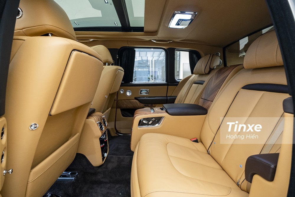 Hàng ghế sau của Rolls-Royce Cullinan