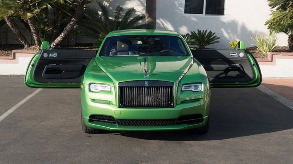   Rolls-Royce Wraith crna značka u Java zelenoj boji 