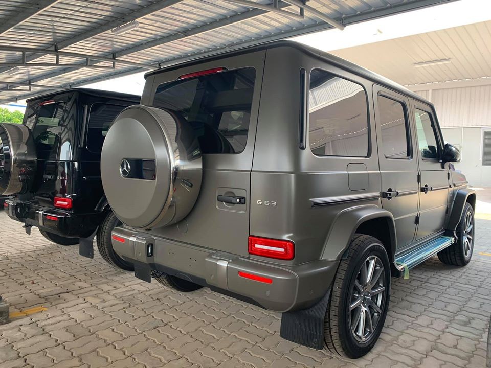 Mercedes-AMG G63 mang màu sơn G manufaktur Dark Olive Green Magno