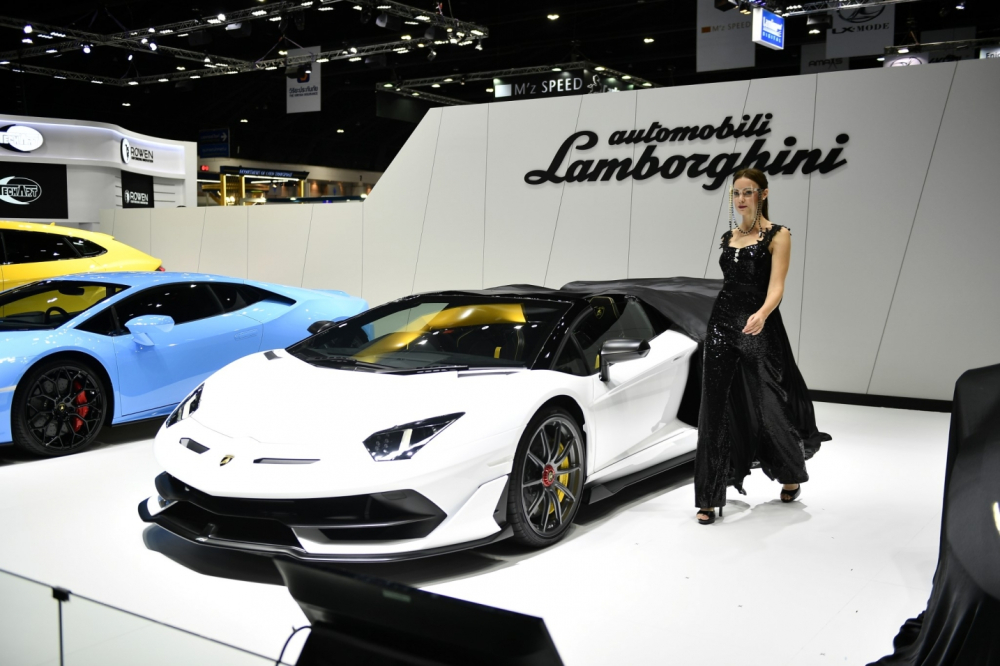 Lamborghini Aventador SVJ mui trần bất ngờ có mặt tại Thái Lan với giá bán  chóng mặt