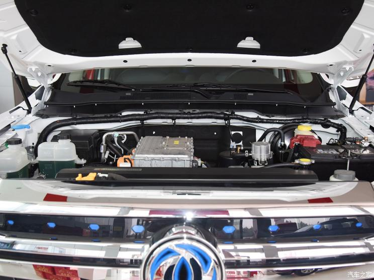 Dongfeng Rich 6 EV Electric pickup based on Nissan Navara was