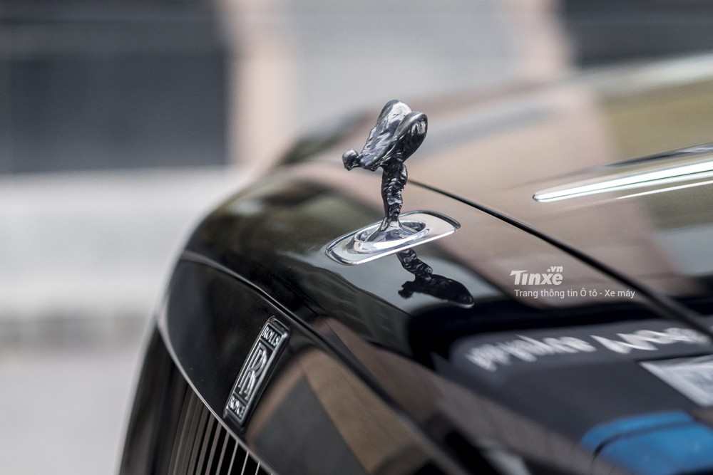 Giá xe Rolls-Royce Ghost Black Badge mới nhất