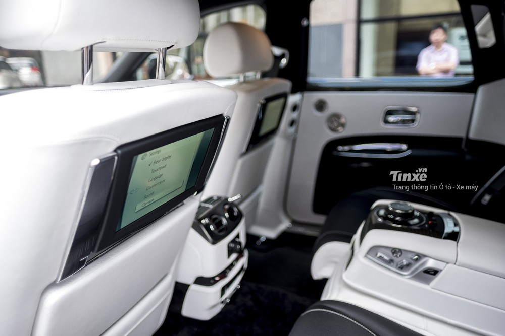 Nội thất Rolls-Royce Ghost Black Badge