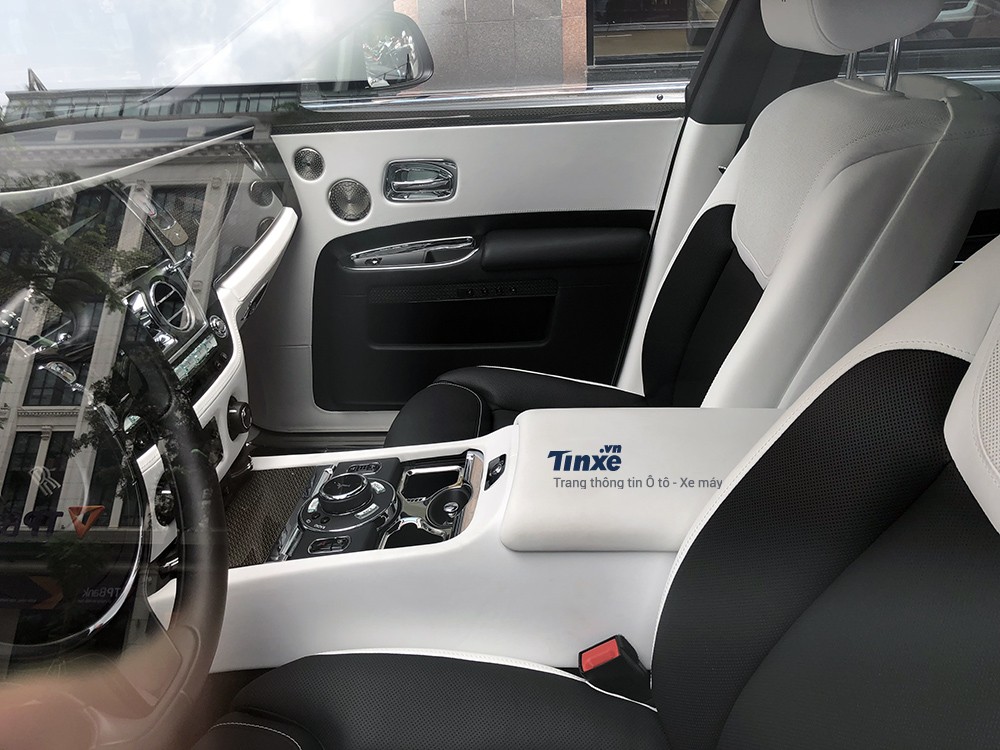 Rolls-Royce Ghost Black Badge