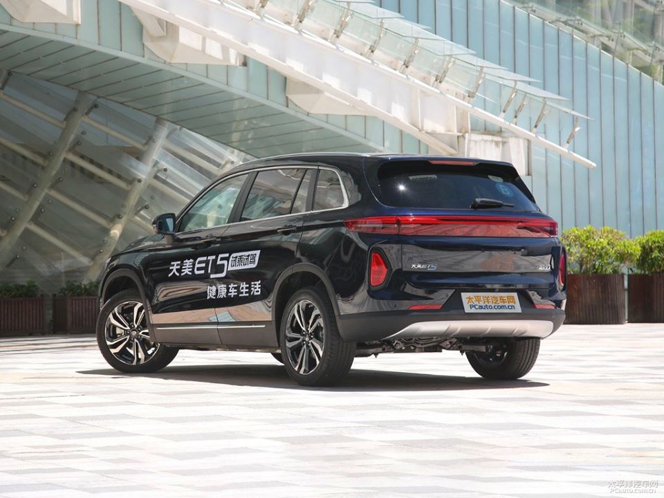  Phía sau của SUV điện Skywell ET5