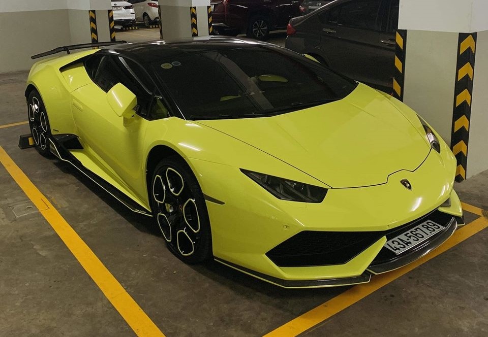 Lamborghini Huracan xanh
