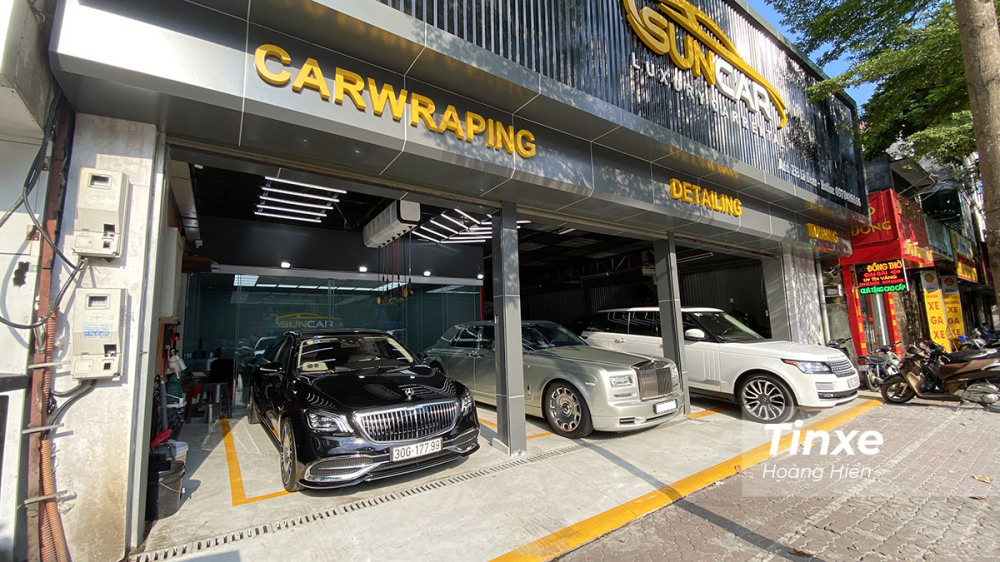 Rolls-Royce Phantom II Hadar độc nhất Việt Nam khoe dáng cùng dàn xe sang. Rolls-Royce Phantom II Hadar độc nhất Việt Nam khoe dáng cùng dàn xe sang.