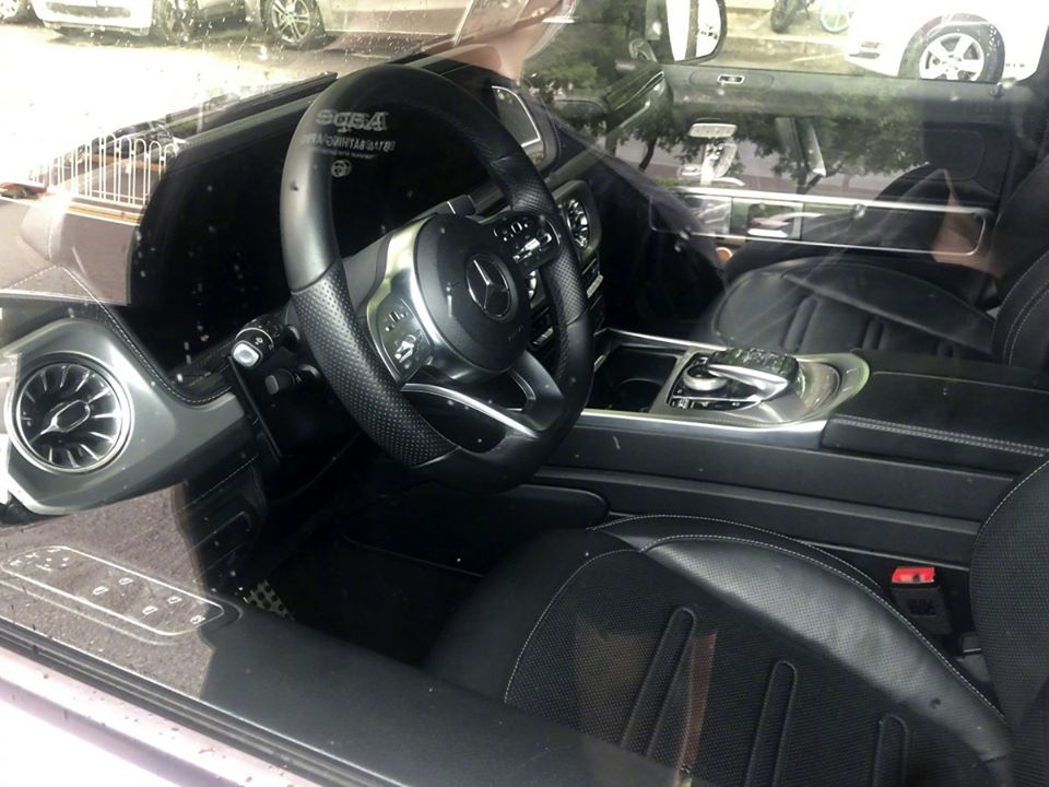 Hiện chưa rõ trang bị cụ thể của Mercedes-Benz G350 Hiện chưa rõ trang bị cụ thể của Mercedes-Benz G350