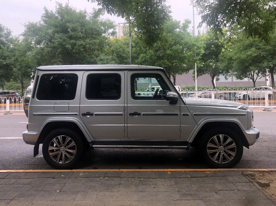 Mercedes-Benz G350 dùng vành nhỏ hơn các phiên bản khác Mercedes-Benz G350 dùng vành nhỏ hơn các phiên bản khác