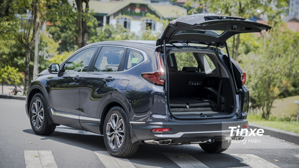 Cốp sau đóng mở tự động với cảm biến đá chân.