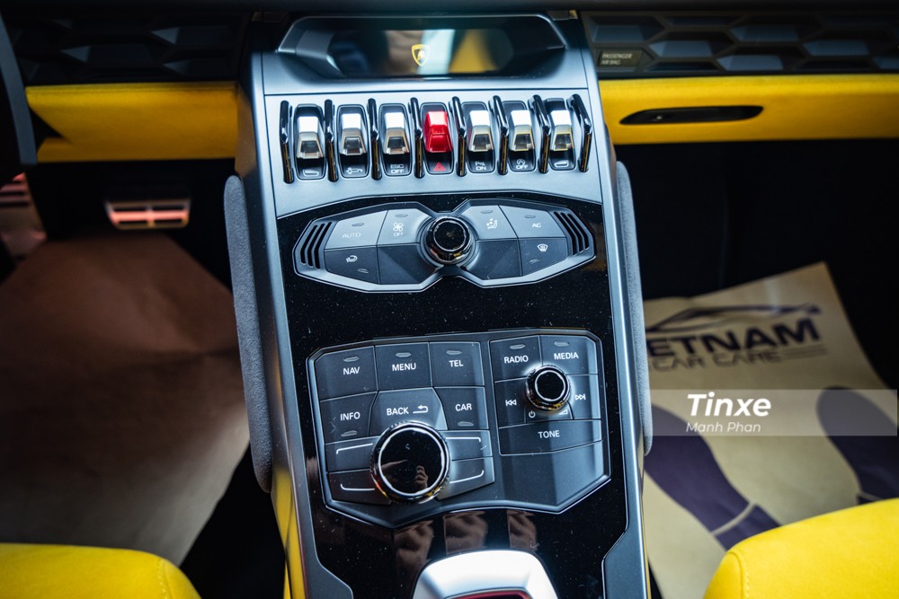 Nút điều chỉnh của Lamborghini Huracan