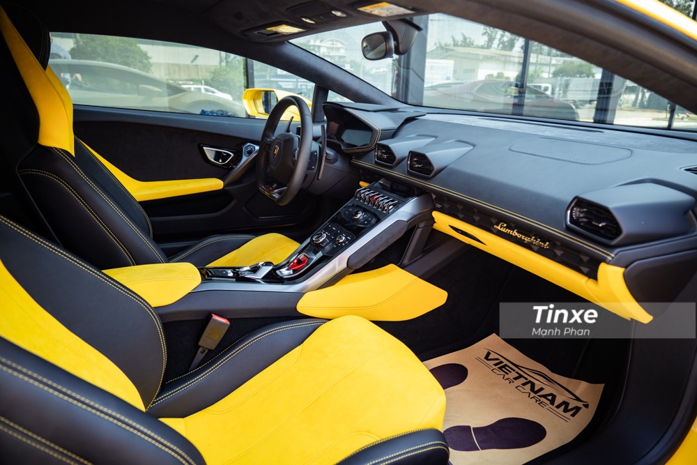 Khoang lái của Lamborghini Huracan
