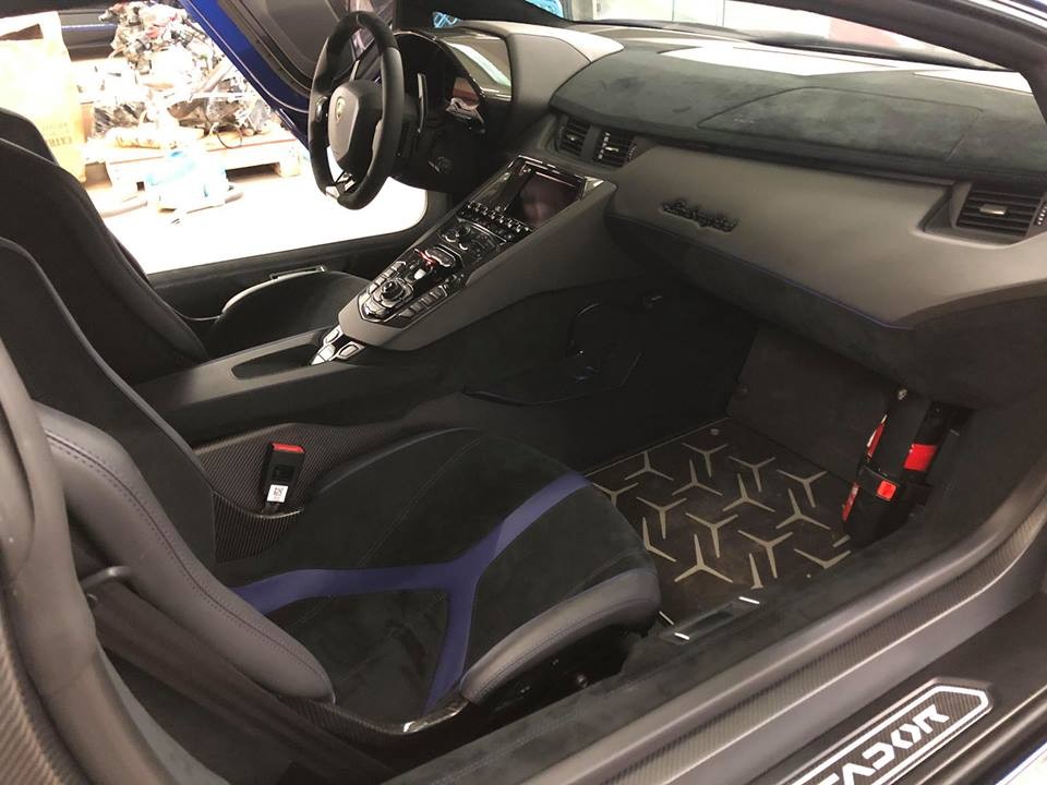 Nội thất của Lamborghini Aventador LP750-4 SuperVeloce
