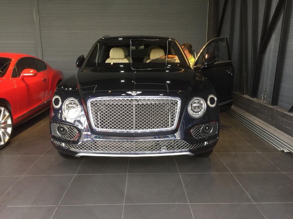 Một chiếc Bentley Bentayga First Edition tại Việt Nam Một chiếc Bentley Bentayga First Edition tại Việt Nam