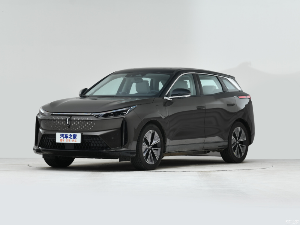 Phía trước của SUV Bestune 01 EV cho thấy cụm đèn mỏng, nối liền nhau và thiếu vắng lưới tản nhiệt truyền thống Phía trước của SUV Bestune 01 EV cho thấy cụm đèn mỏng, nối liền nhau và thiếu vắng lưới tản nhiệt truyền thống