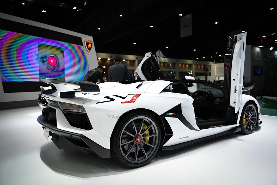 Lamborghini Aventador LP770-4 SVJ Roadster trắng