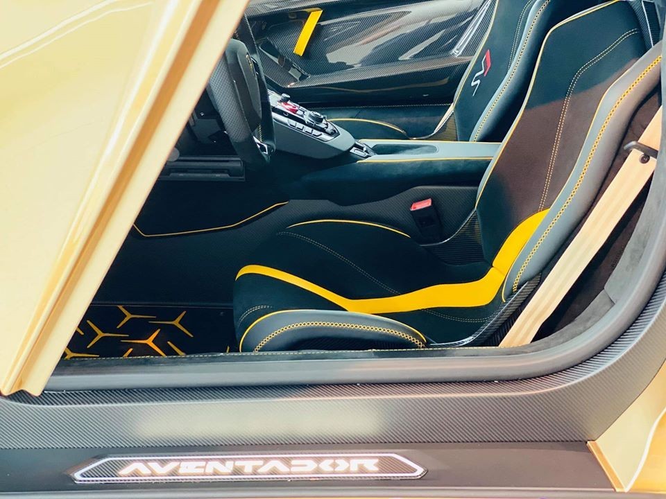 Nội thất của siêu xe Lamborghini Aventador SVJ Roadster