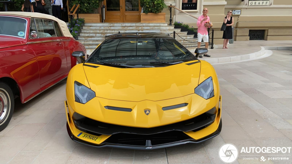 Lamborghini Aventador LP770-4 SVJ Roadster vàng