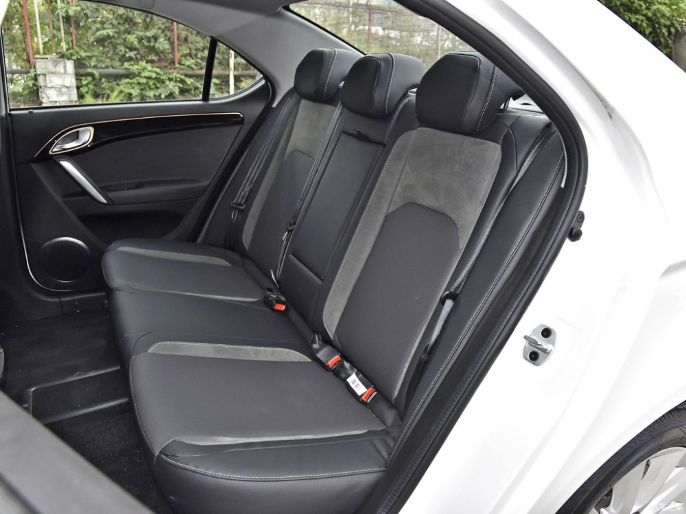 Hàng ghế thứ hai của JAC iEVA5 Hàng ghế thứ hai của JAC iEVA5