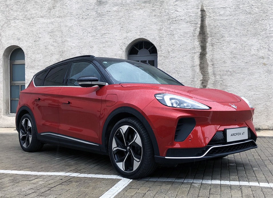 ArcFox α-T có diện mạo của một mẫu SUV thể thao, hiện đại ArcFox α-T có diện mạo của một mẫu SUV thể thao, hiện đại