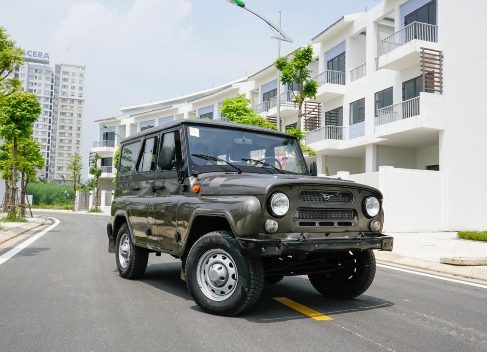 Giá xe UAZ Hunter Giá xe UAZ Hunter